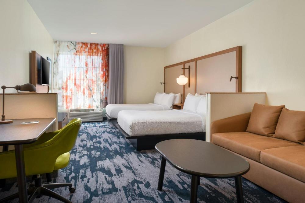 Queen Room with Two Queen Beds interior